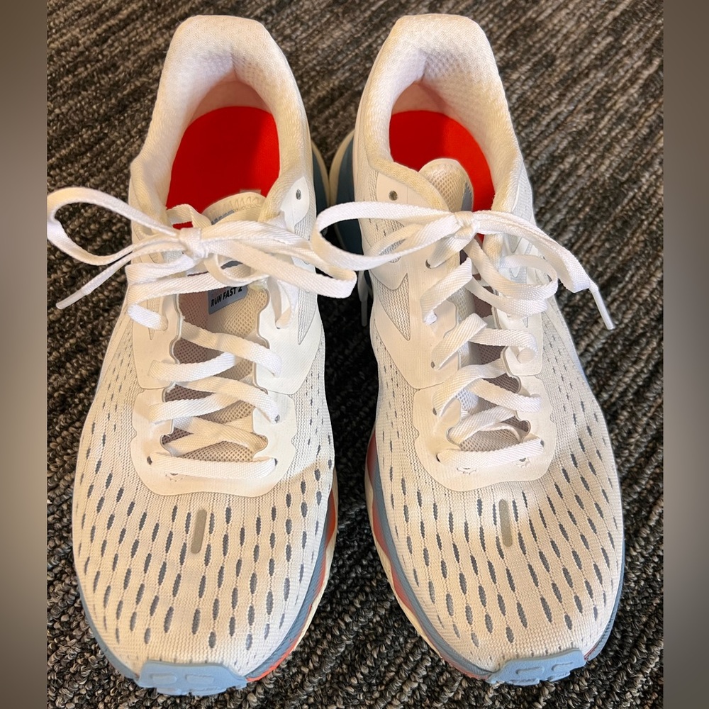 Reebok Floatride size 8